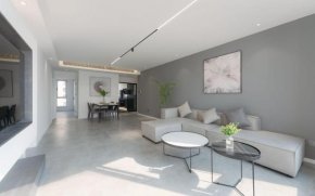 Eastern Hub - Brand New Apartment Near the Bund, Nanjing Road, Yuyuan Garden, Sunny 3 Bedrooms 100m from Metro Station